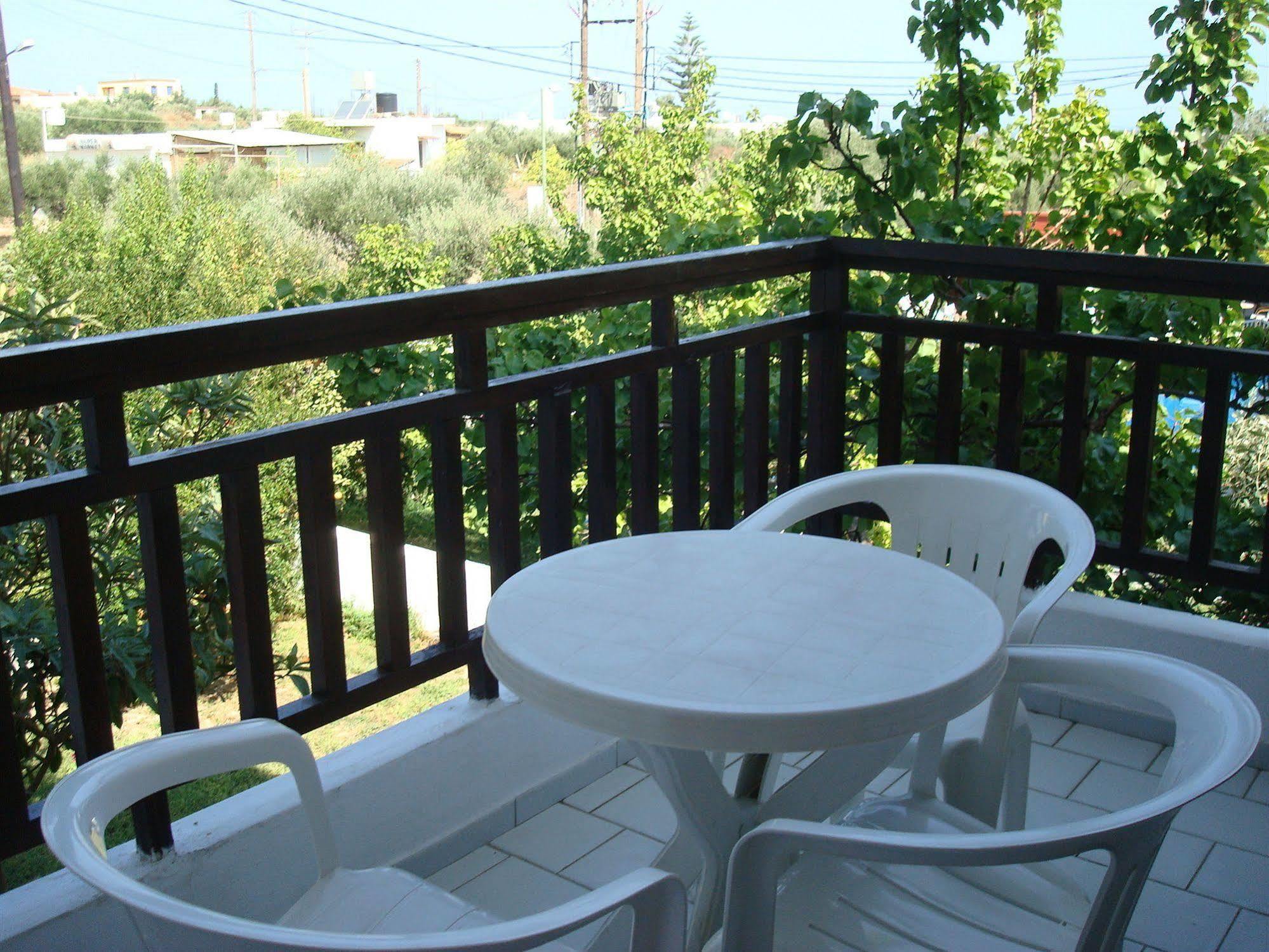 Sirocco Apartments Hersonissos  Esterno foto