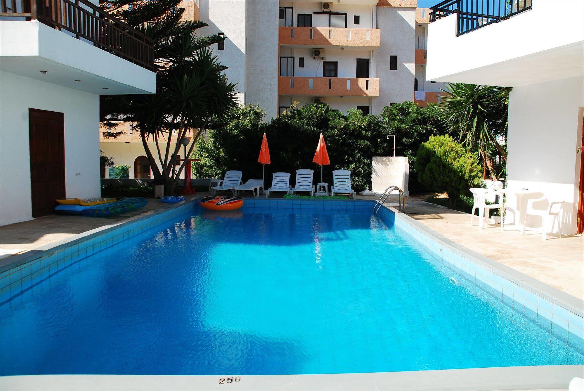 Sirocco Apartments Hersonissos  Esterno foto